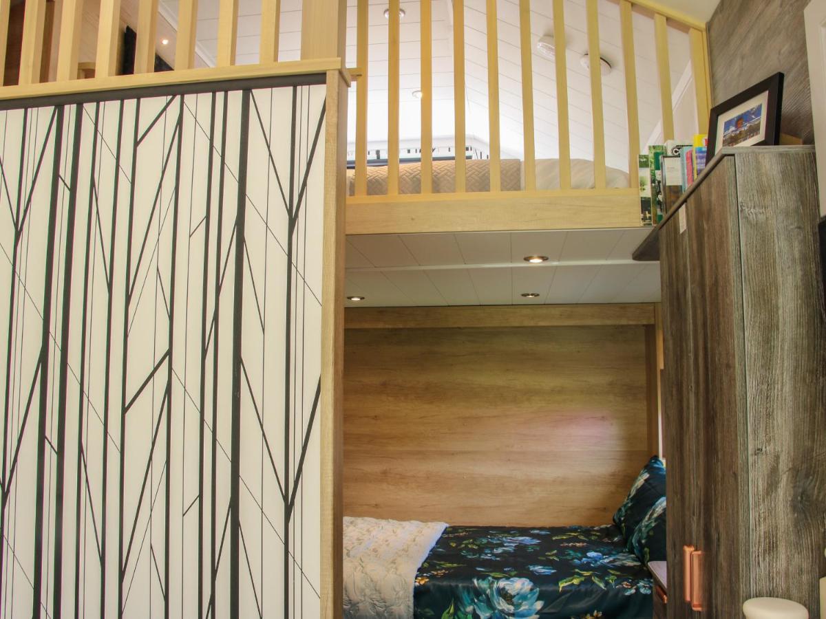 Jacob'S Meadow Pod 2 Villa Shrewsbury Exterior photo